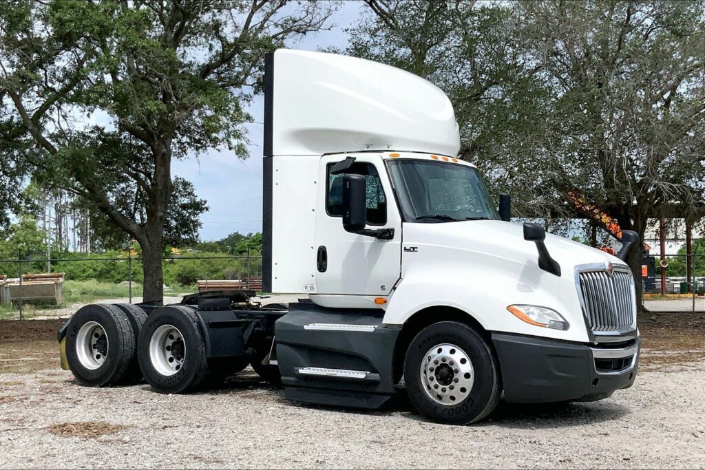 2021 CUM LT625 6×4 Day Cab