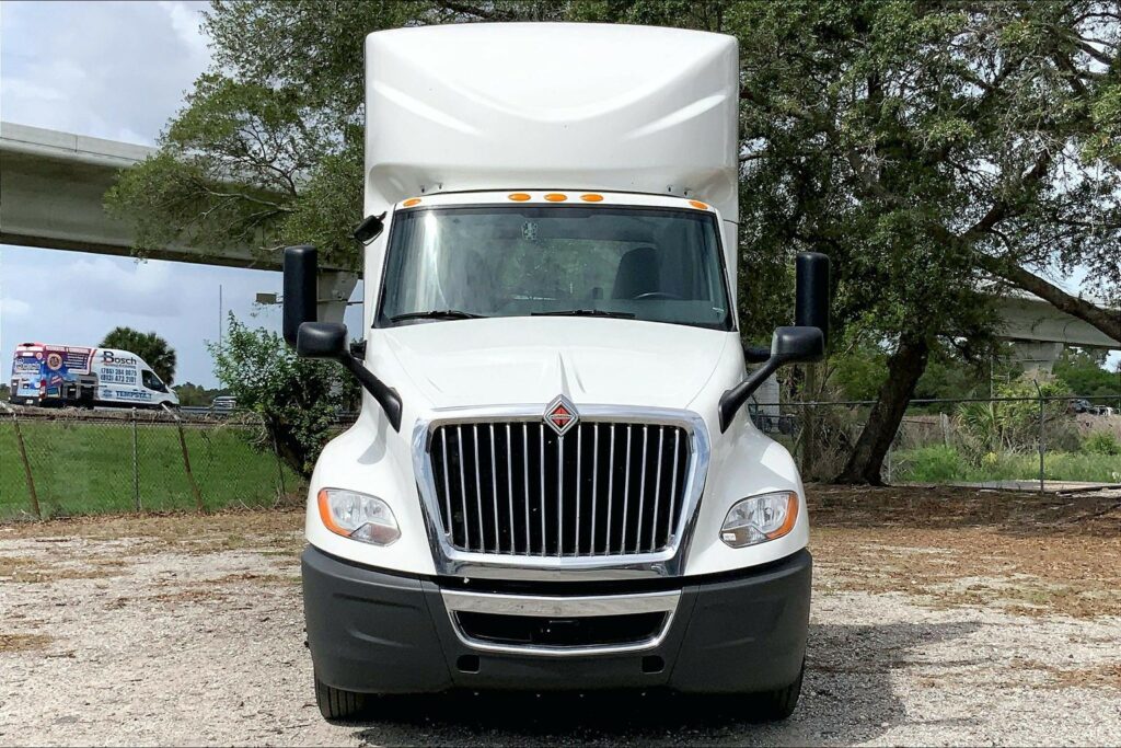 2021 CUM LT625 6×4 Day Cab