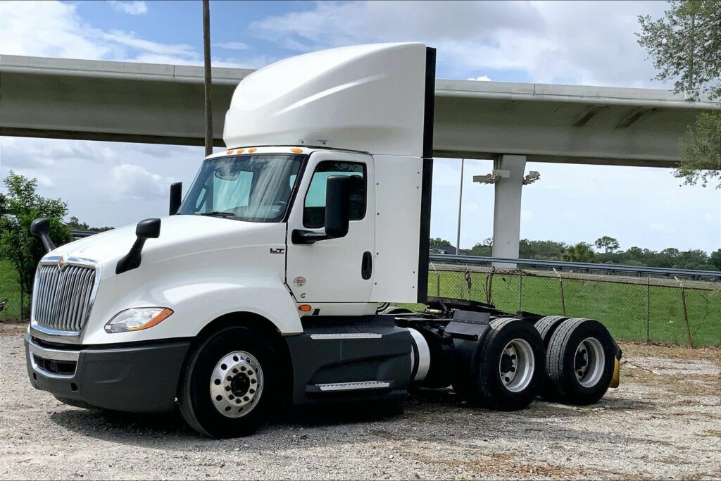2021 CUM LT625 6×4 Day Cab