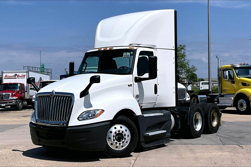 2022 CUM LT625 6×4 Day Cab