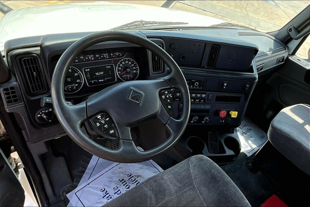 2022 CUM LT625 6×4 Day Cab