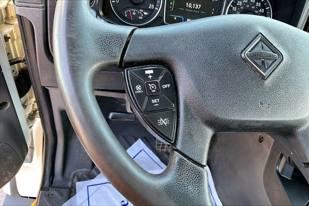 2022 CUM LT625 6×4 Day Cab