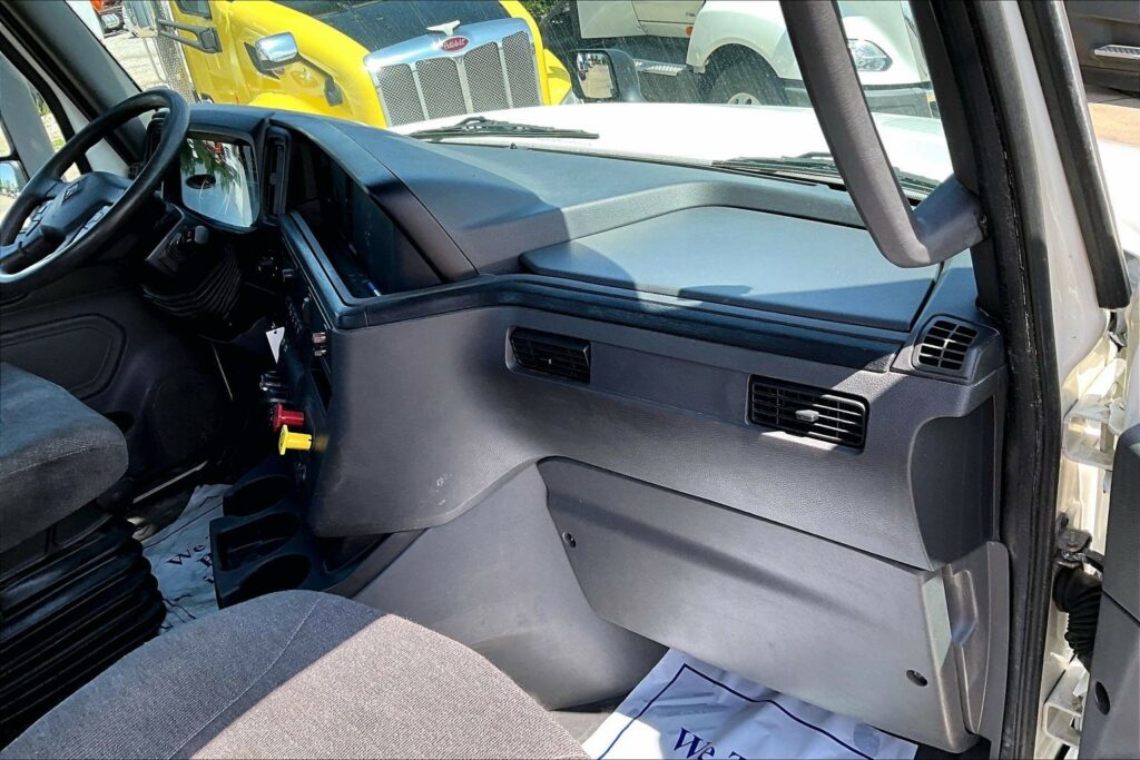 2022 CUM LT625 6×4 Day Cab