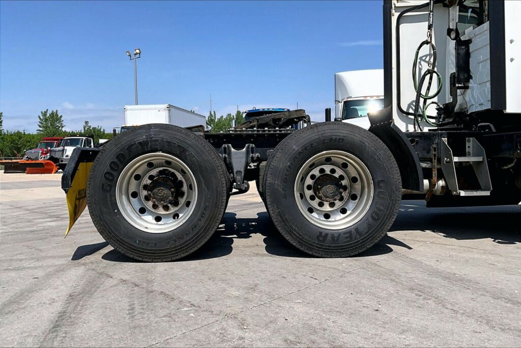 2022 CUM LT625 6×4 Day Cab