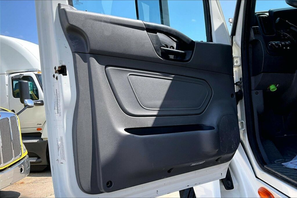 2022 CUM LT625 6×4 Day Cab