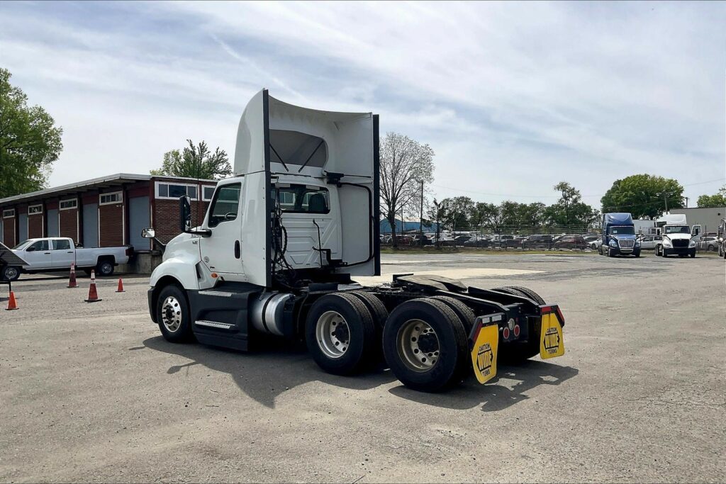 2021 INT LT625 6×4 Day Cab