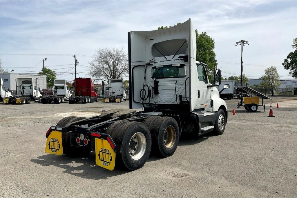 2021 INT LT625 6×4 Day Cab