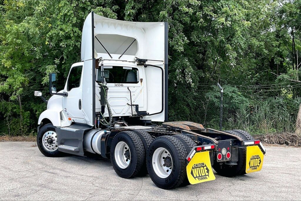 2022 CUM LT625 6×4 Day Cab