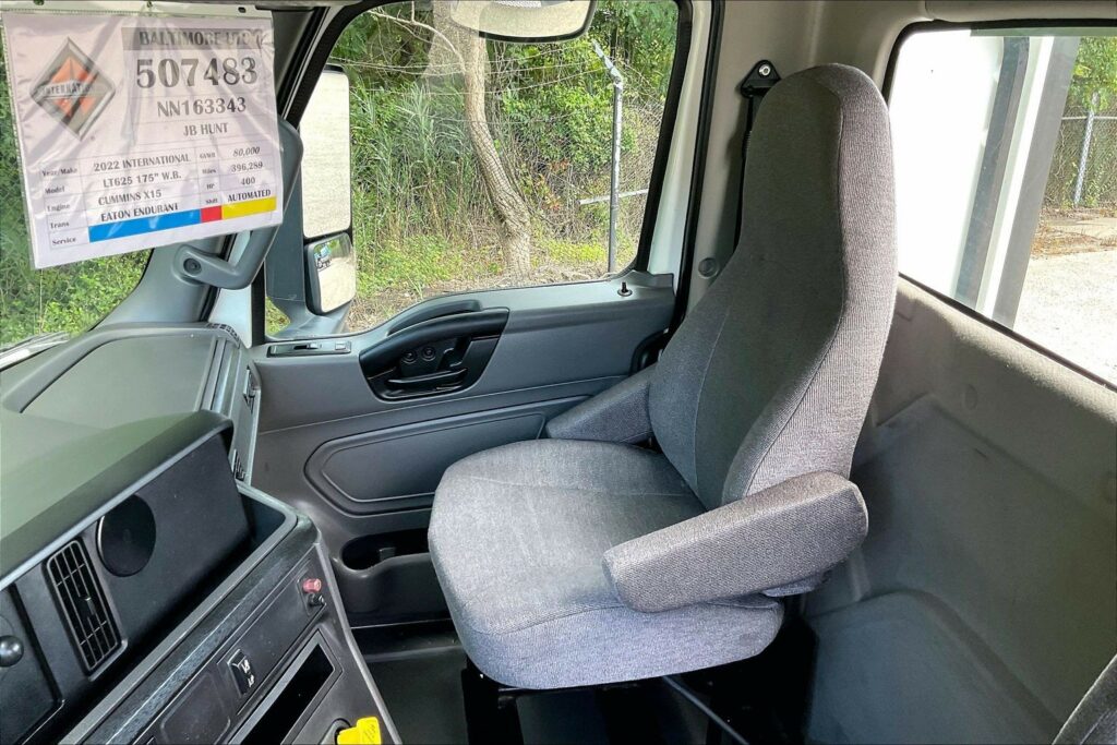 2022 CUM LT625 6×4 Day Cab