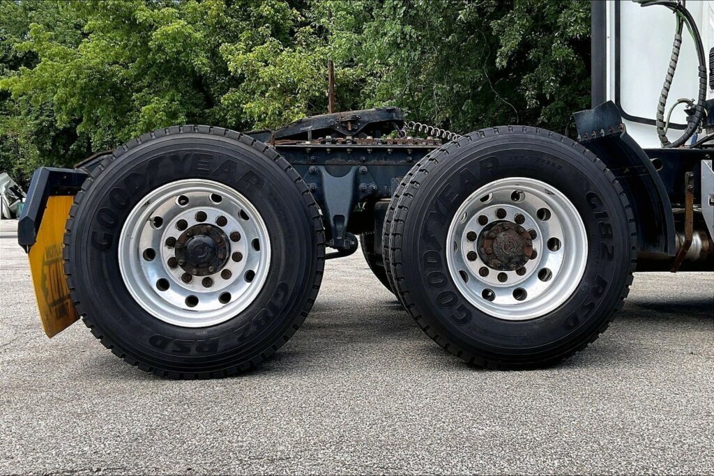 2022 CUM LT625 6×4 Day Cab